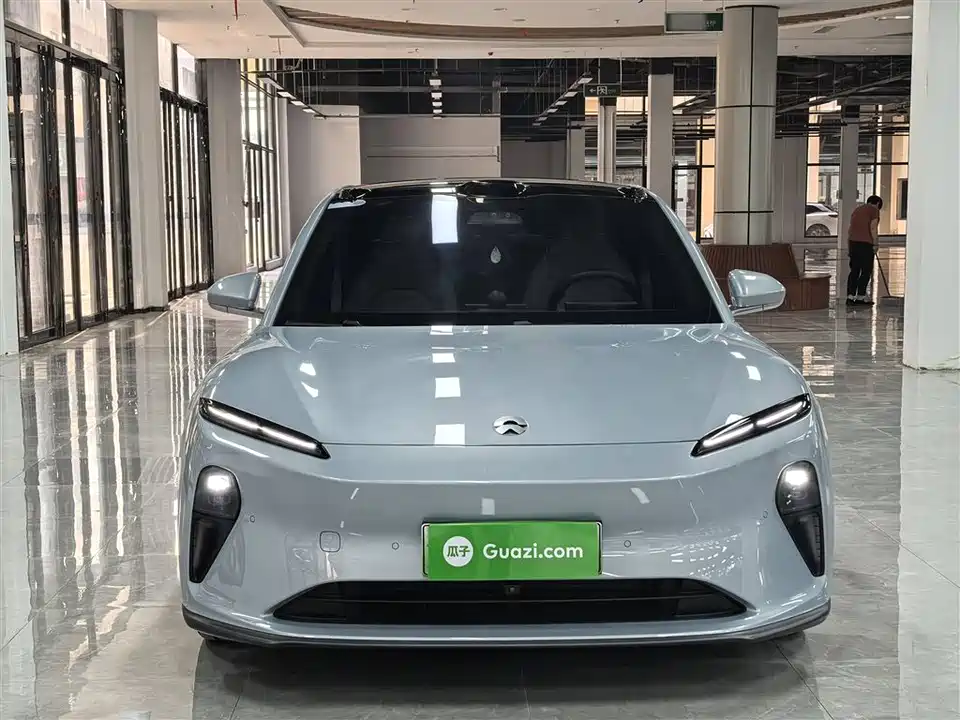NIO ET5