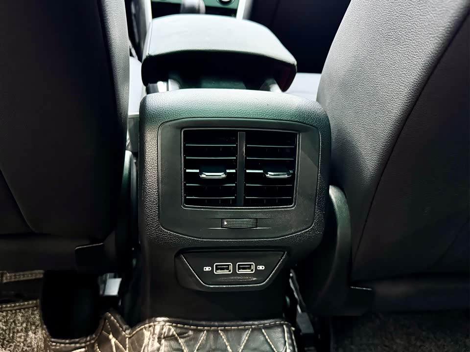 Volkswagen T-ROC exploring Songs