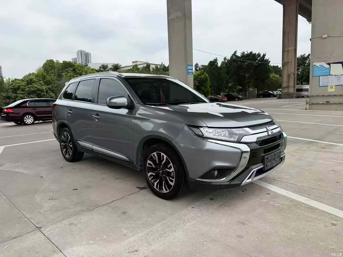 Mitsubishi Outlander, 2019 3