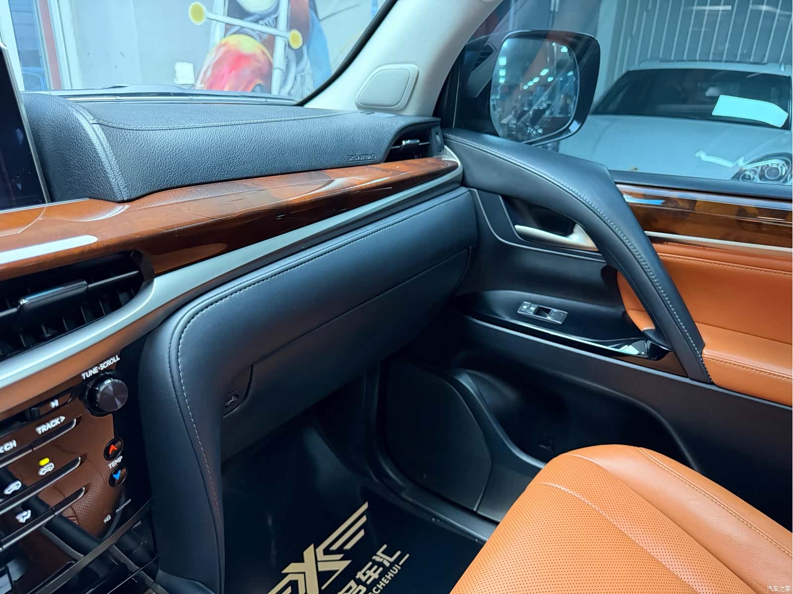 Lexus LX, 2019 36