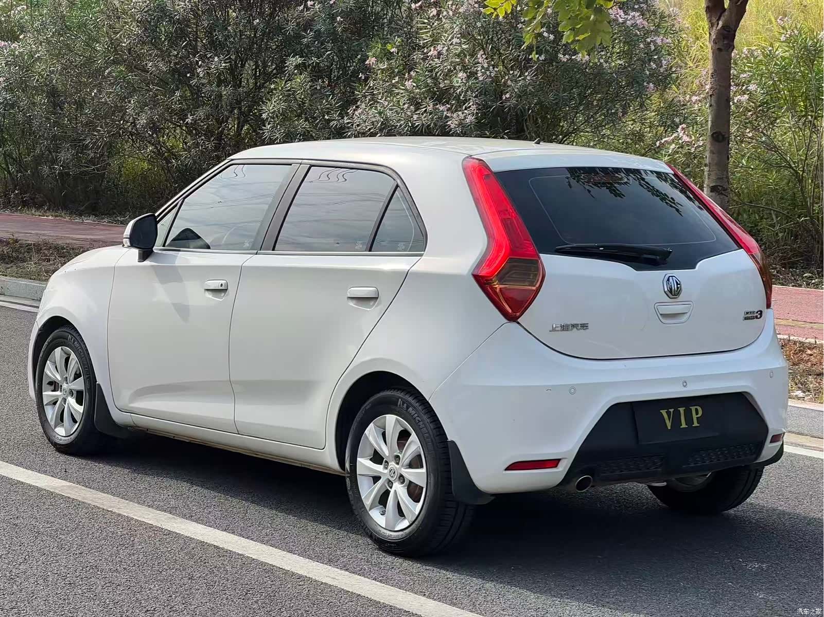 MG 3, 2012 10