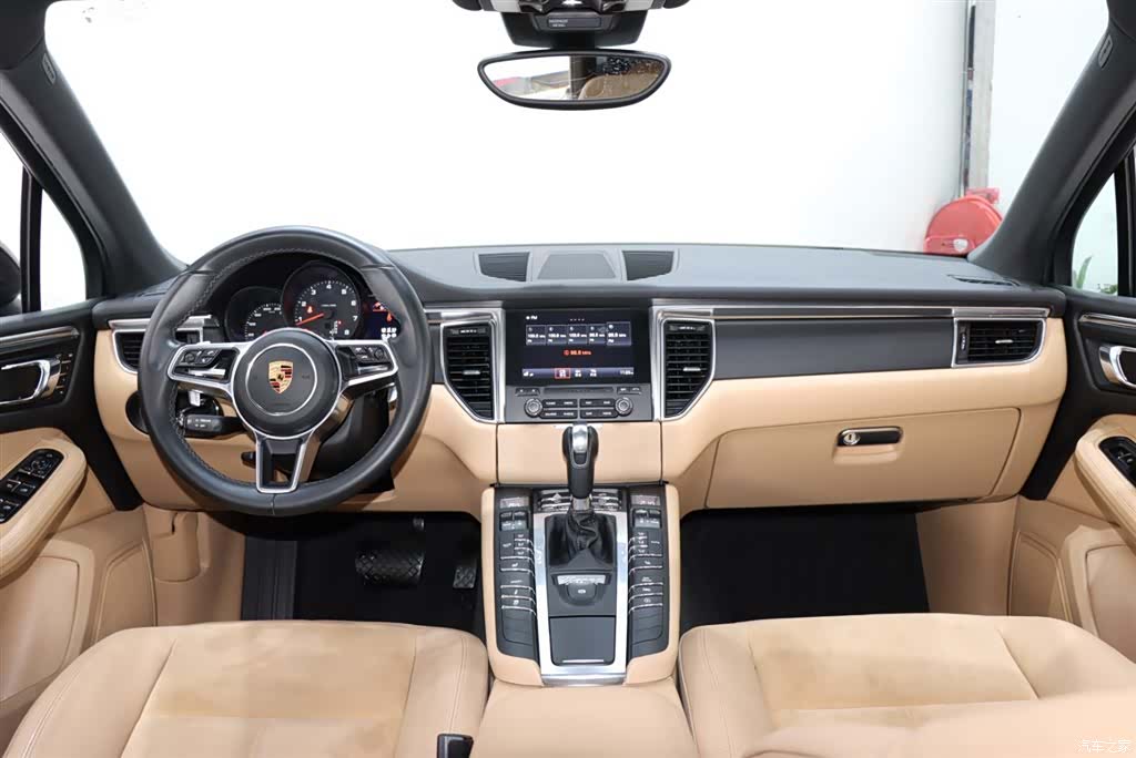 Porsche Macan, 2016 11