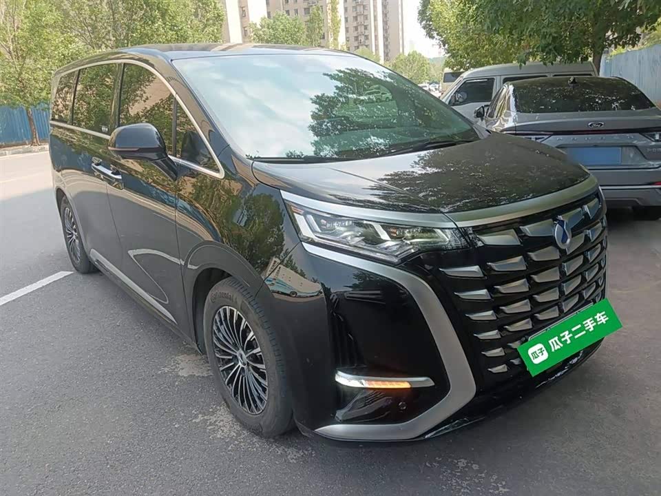 Denza D9 Denza D9