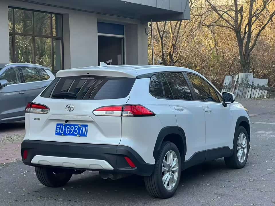 Toyota Corolla Sharp amplifier