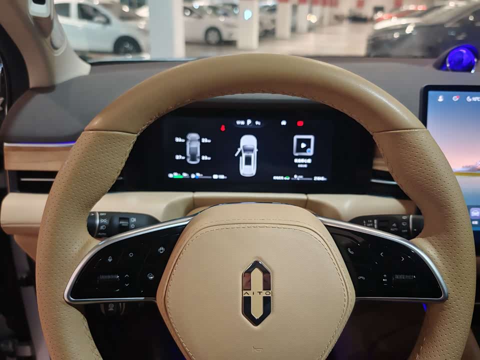 AITO Ask the world M7