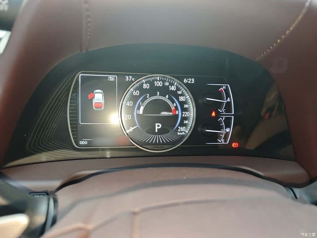 Lexus ES, 2019 4