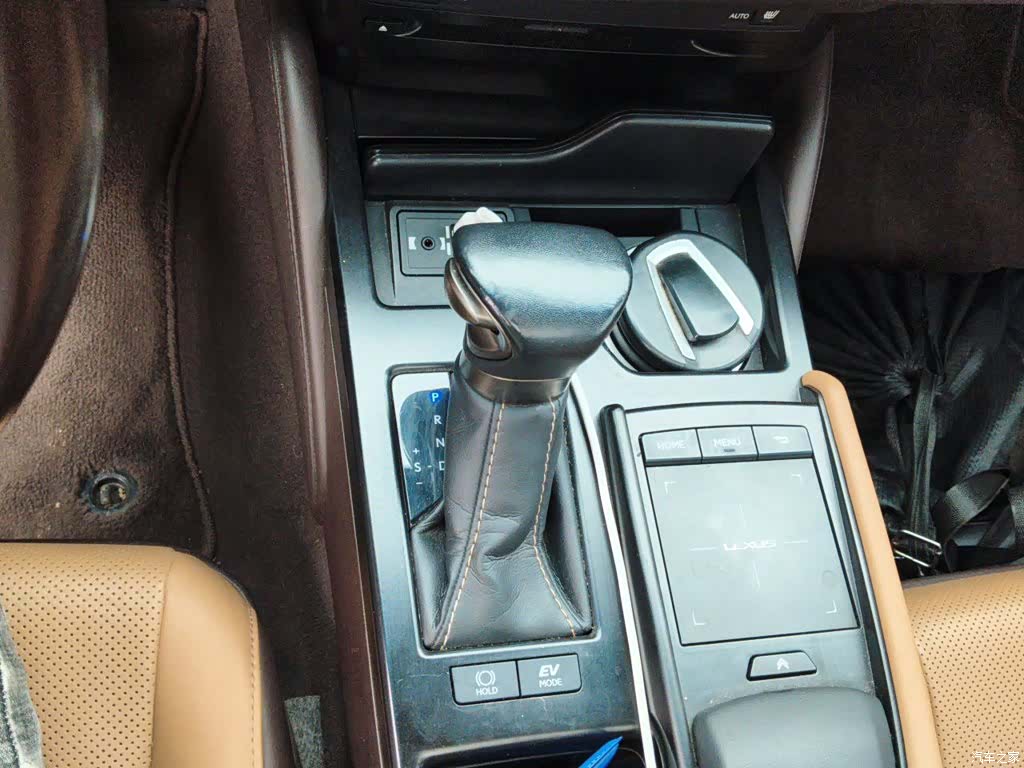 Lexus ES, 2020 7