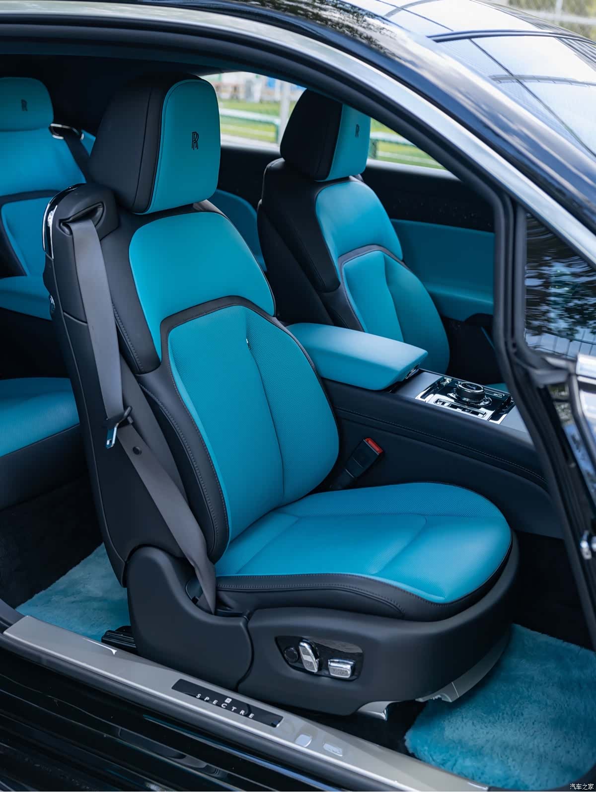 Rolls-Royce Spectre, 2024 21