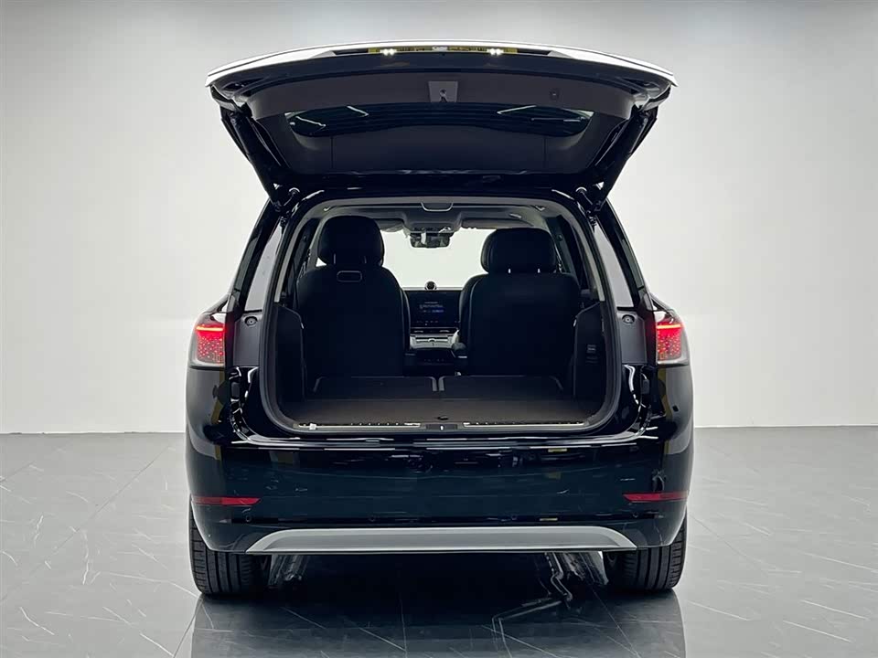 AITO Ask the world M9