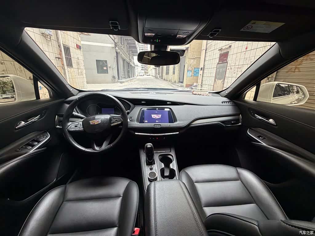 Cadillac XT4, 2020 4