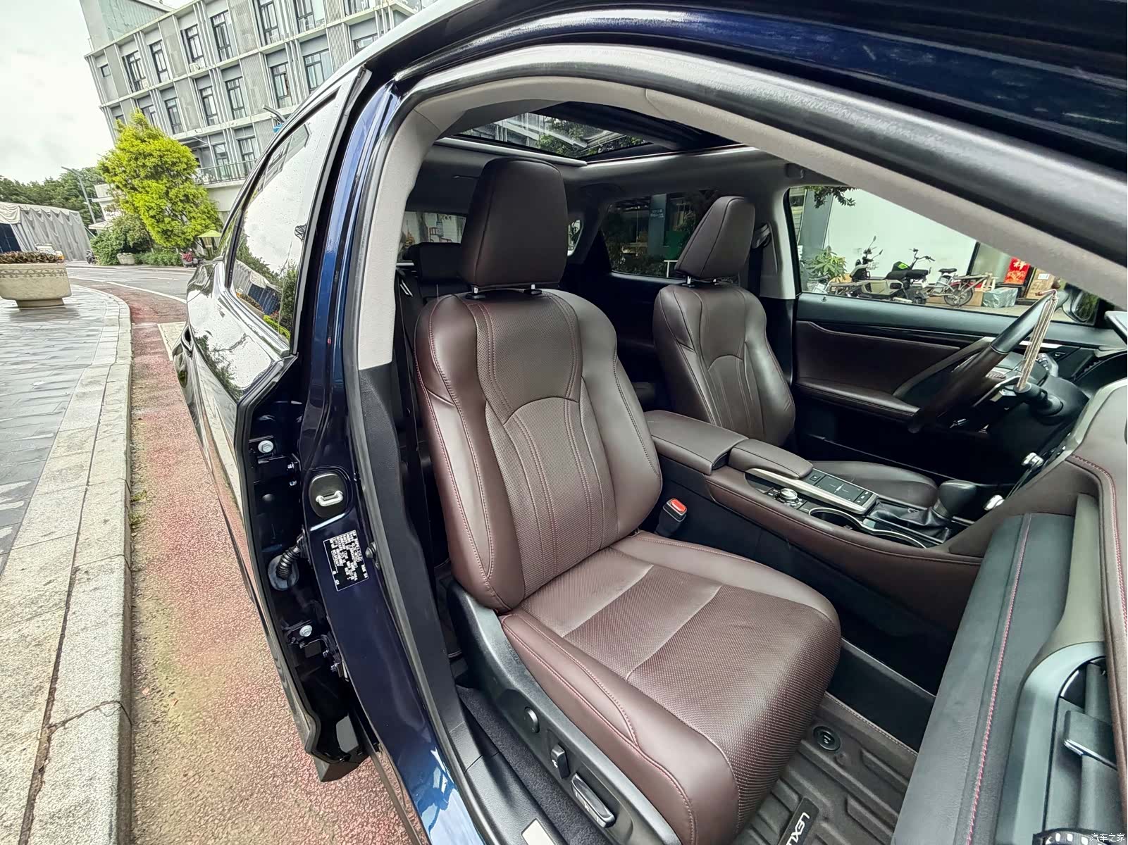 Lexus RX, 2022 14