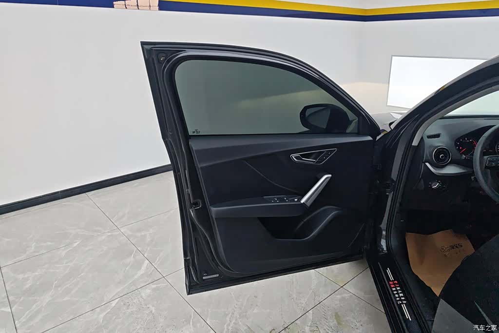 Audi Q2L, 2021 7