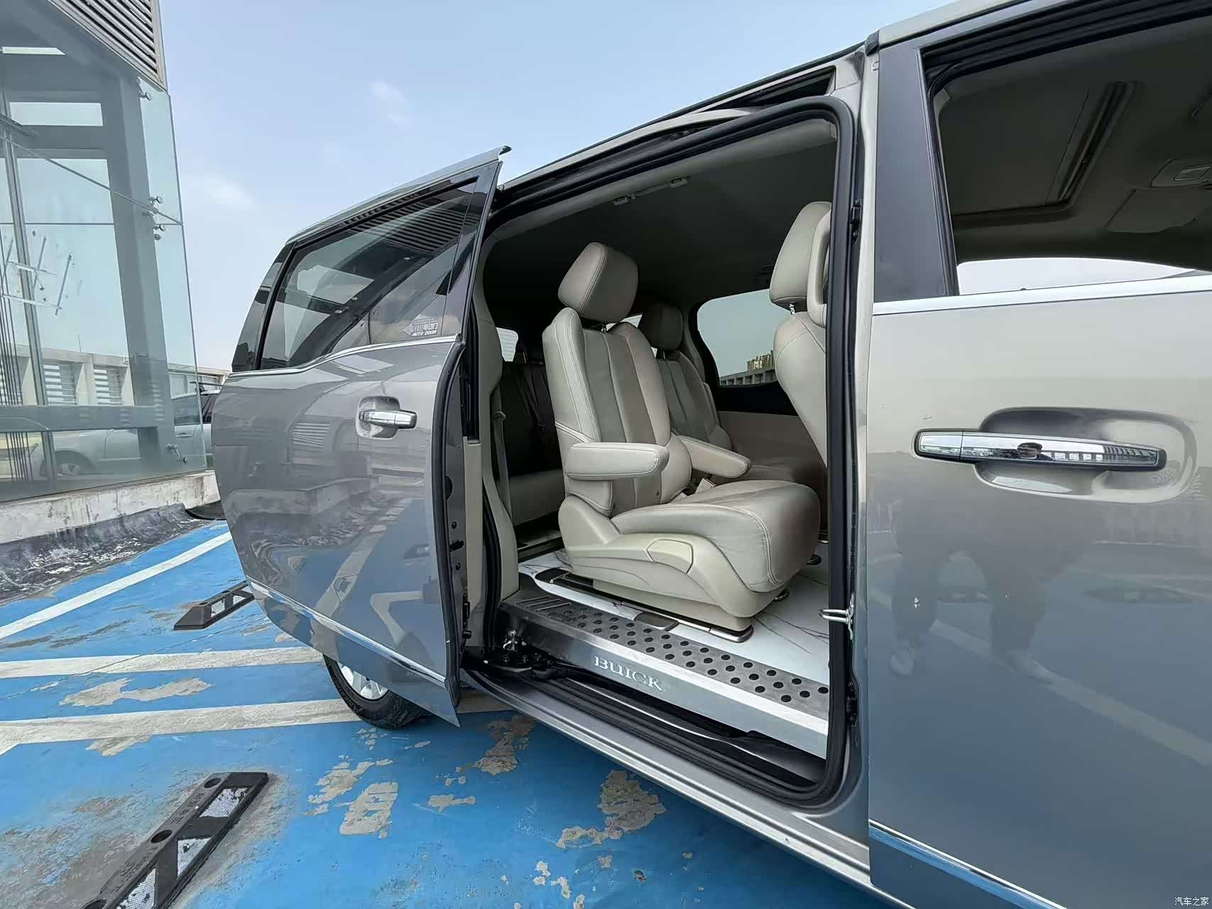 Buick GL8, 2019 15