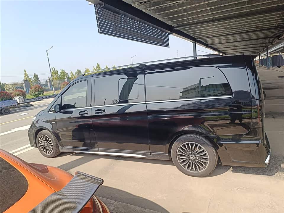 Mercedes-Benz V-class