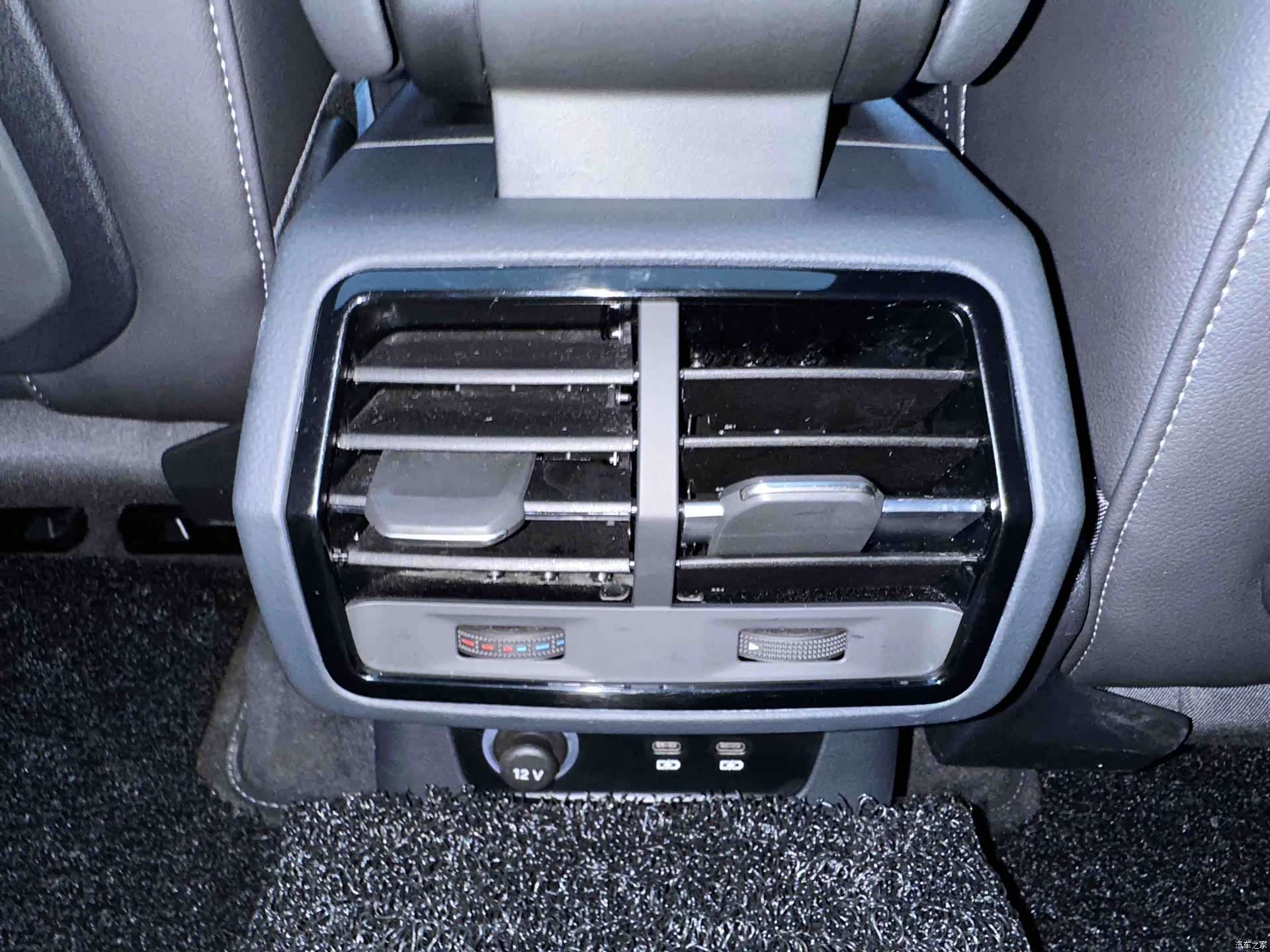 Audi Q3, 2023 16