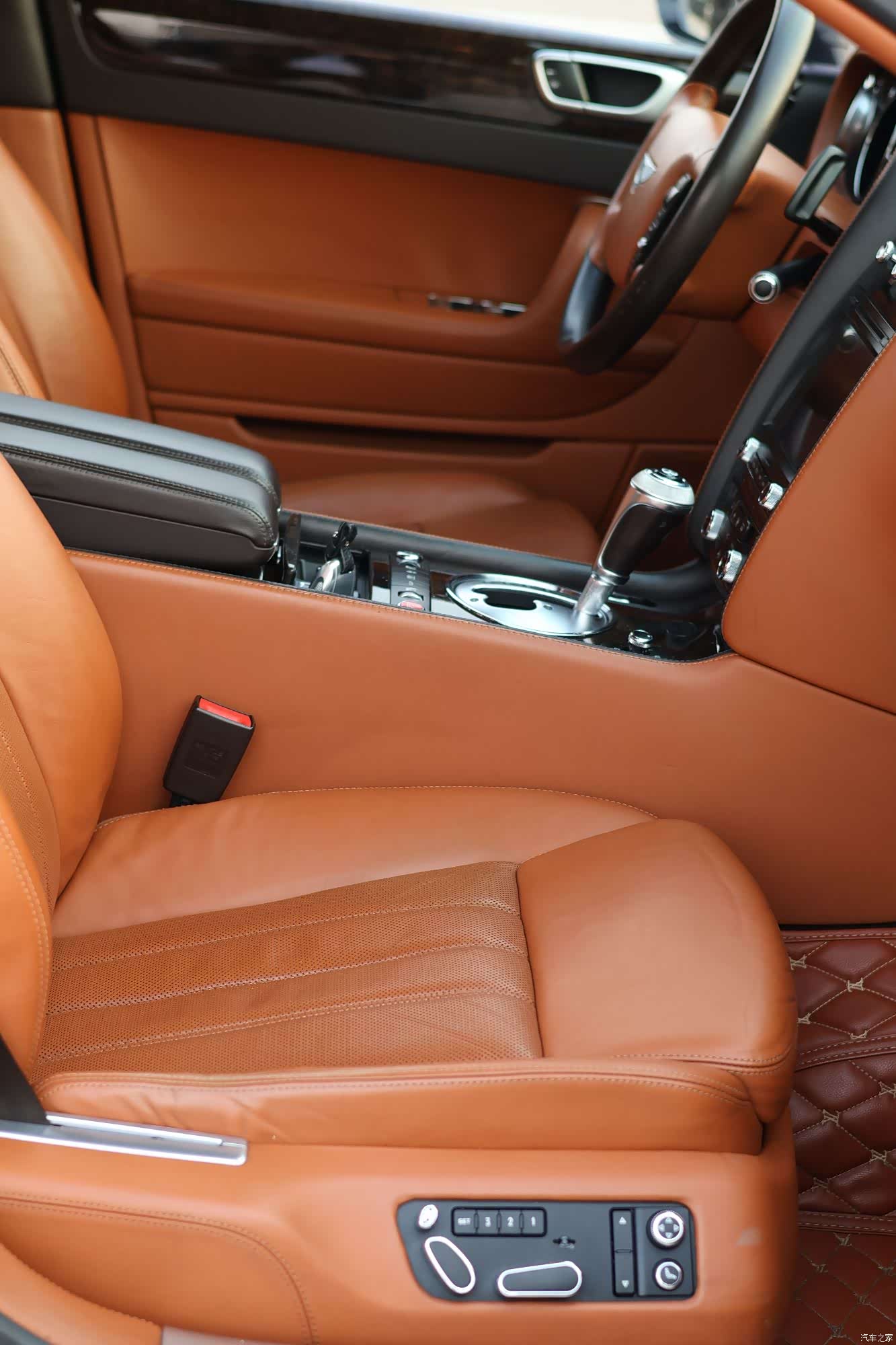 Bentley Flying Spur, 2011 10