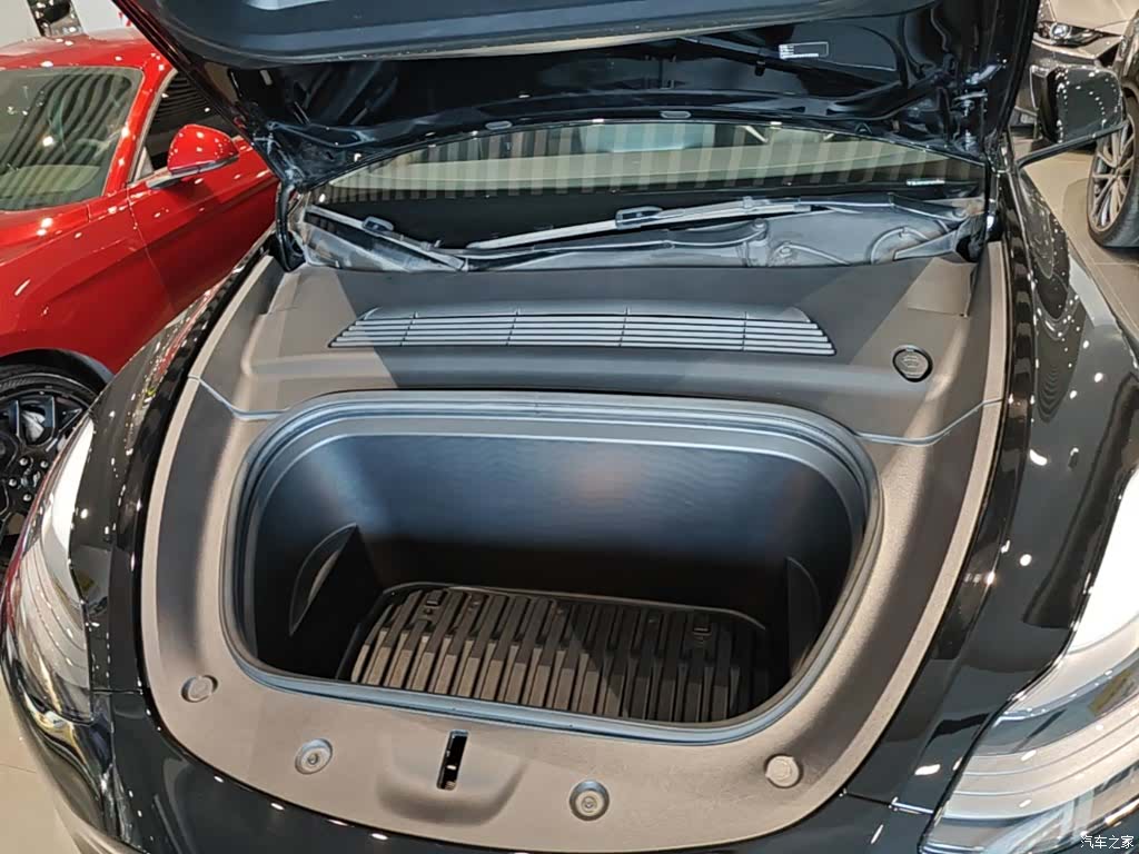 Tesla Model Y, 2023 20
