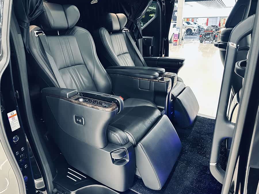 Toyota Vellfire 2022, фото 10