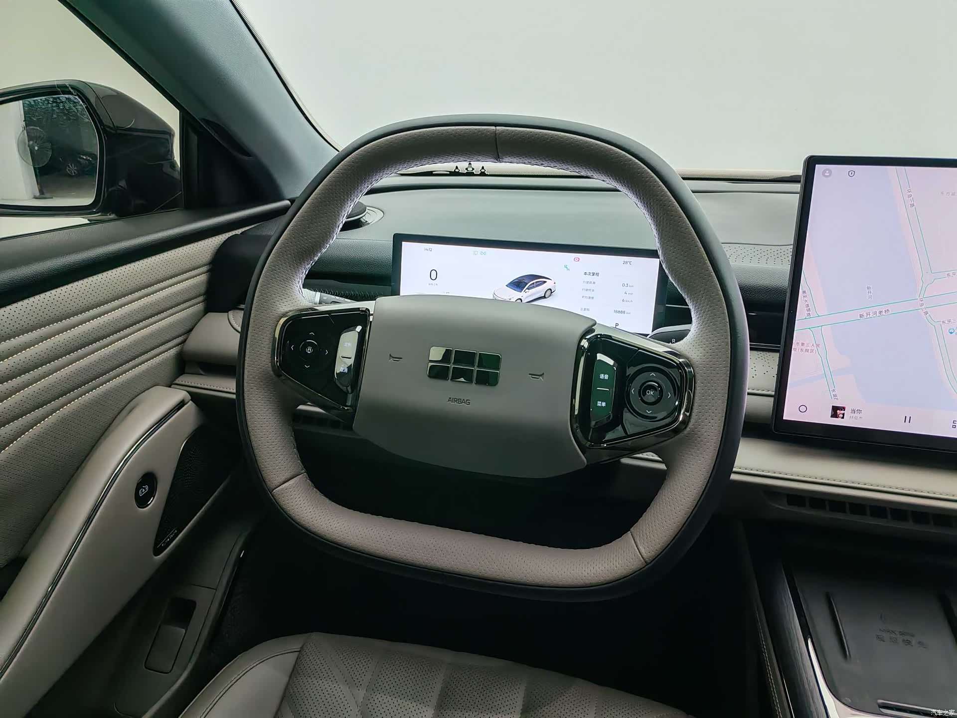 Geely 8, 2025 13