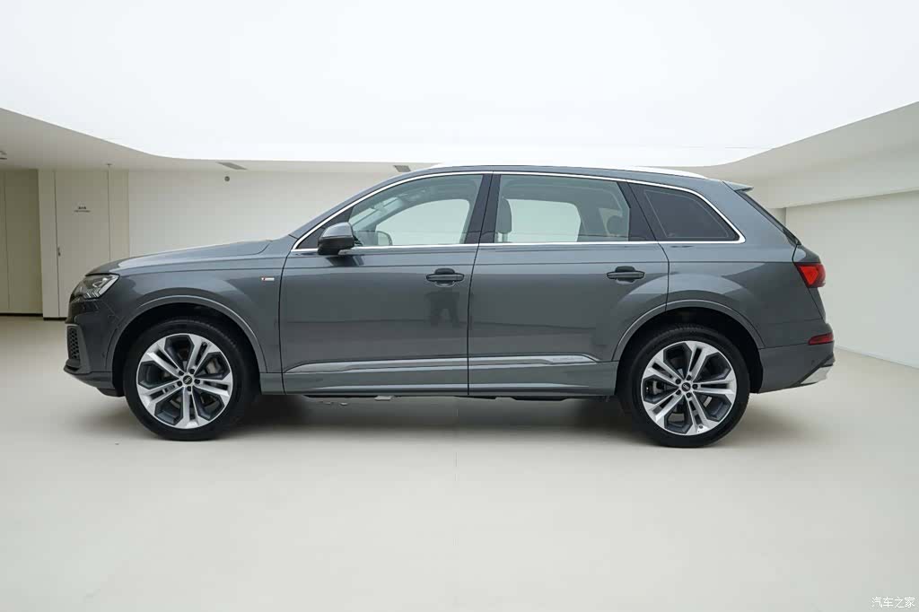 Audi Q7, 2021 3