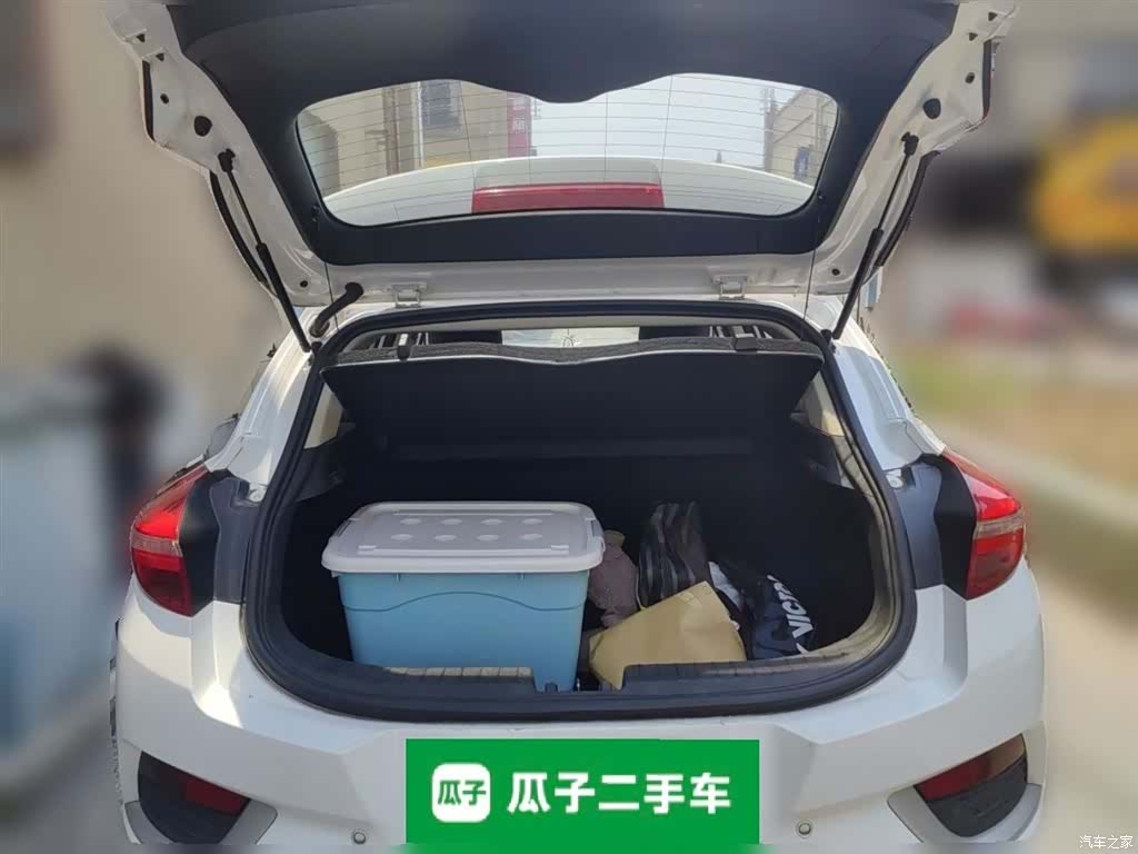Geely Emgrand, 2017 10