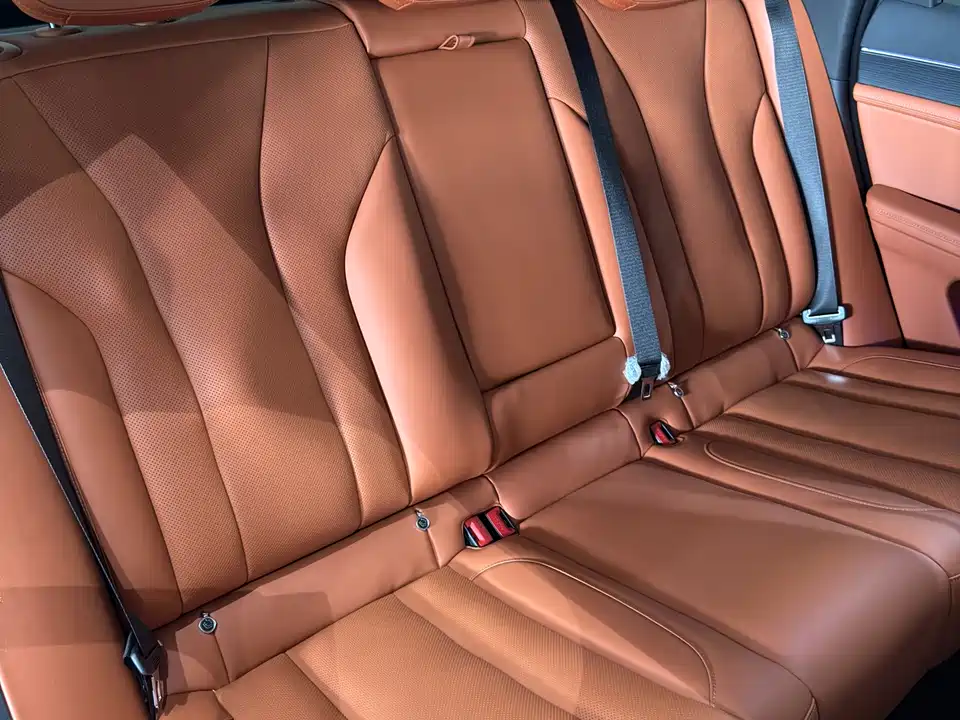 AITO Ask the world M7