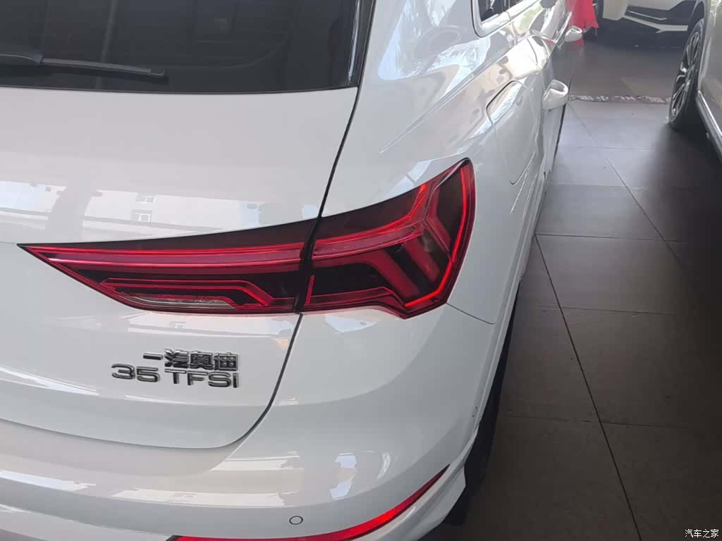 Audi Q3, 2023 8