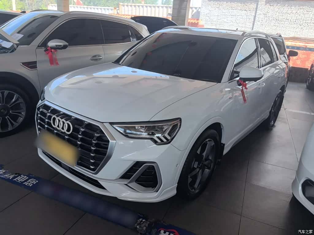 Audi Q3, 2023 1