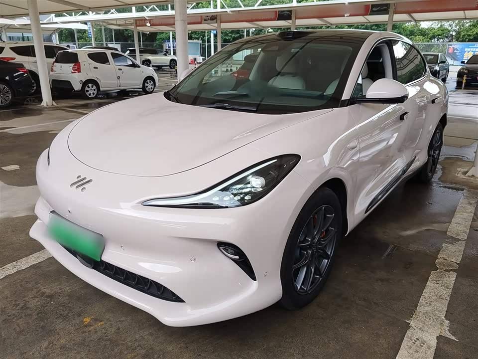 IM Motors Zhiji LS6 IM Motors Zhiji LS6