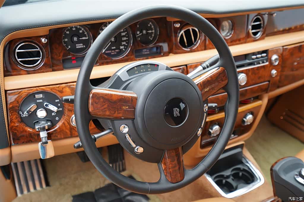 Rolls-Royce Phantom, 2011 7