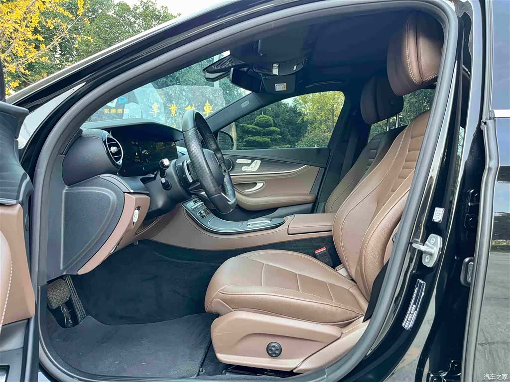 Mercedes-Benz E-Class, 2022 4