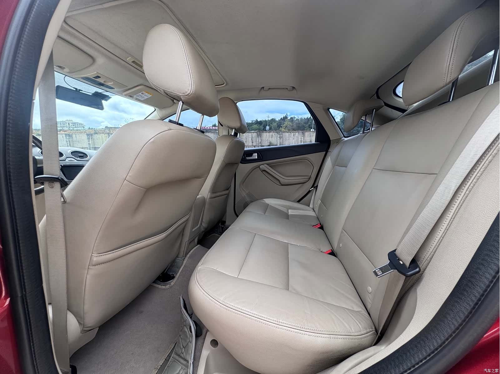 Ford Focus, 2013 6