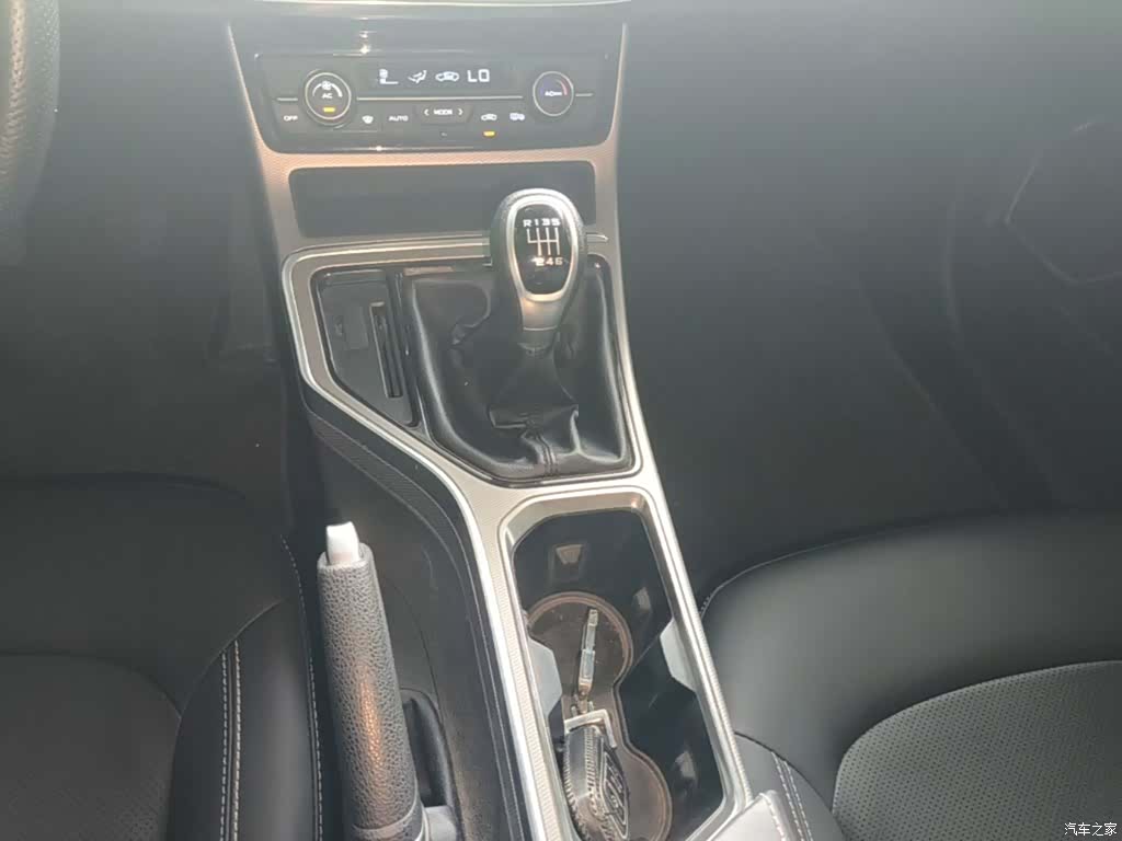 Geely Emgrand, 2018 14