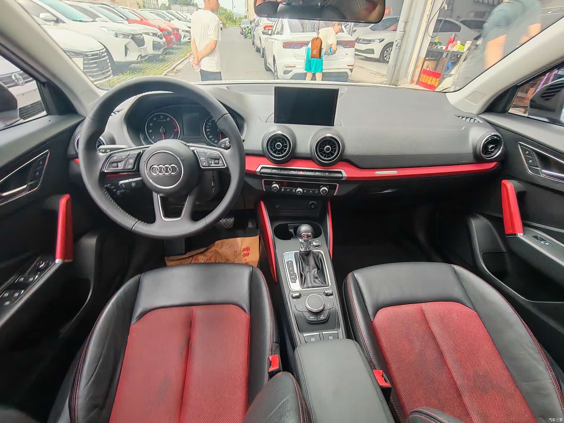 Audi Q2L, 2019 7