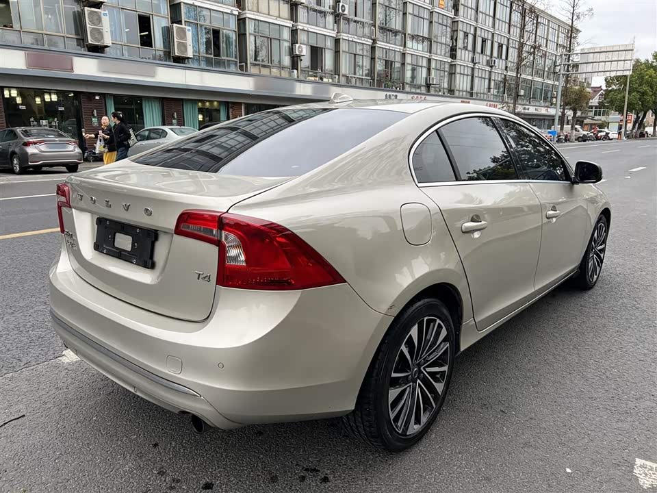 Volvo S60