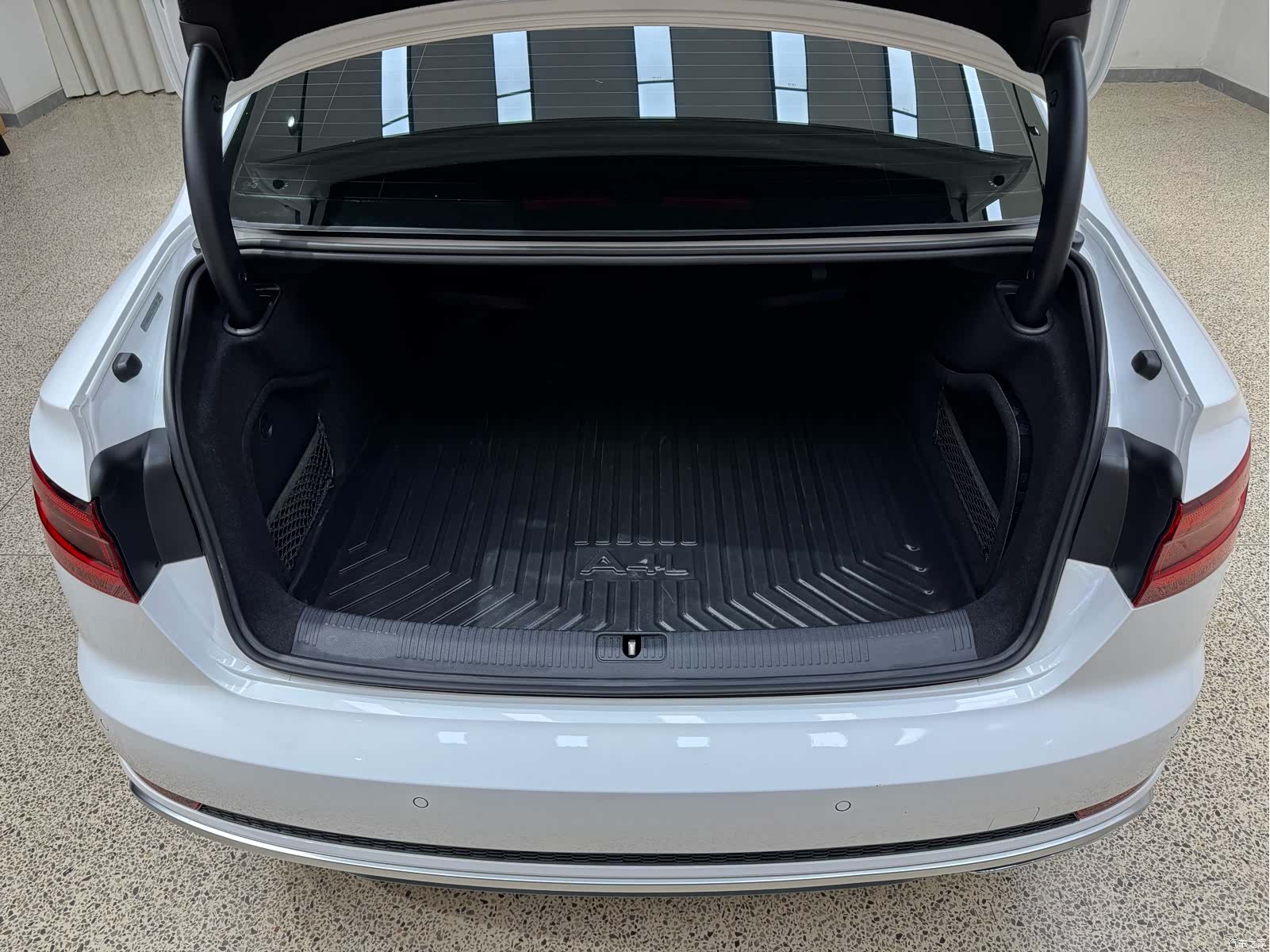 Audi A4L, 2020 33