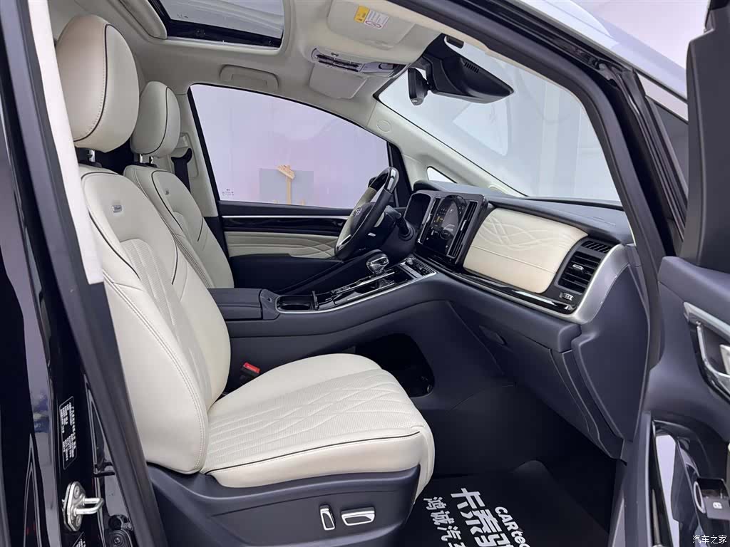 Trumpchi M8, 2022 19