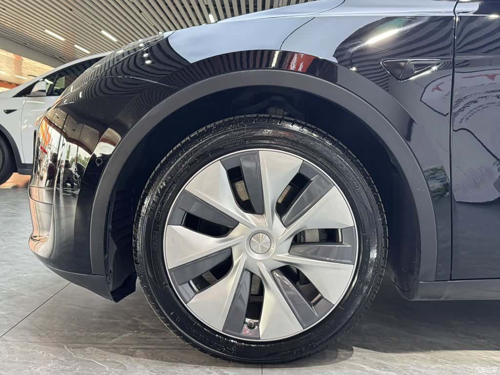 Tesla Model Y, 2022 23