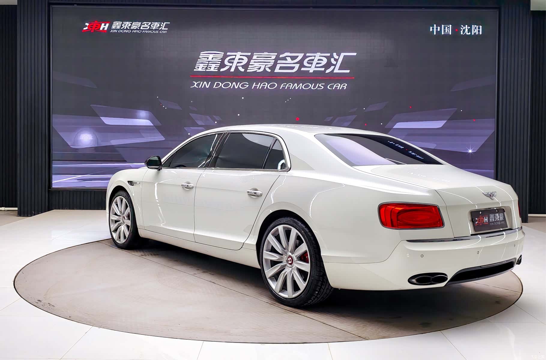 Bentley Flying Spur, 2018 8