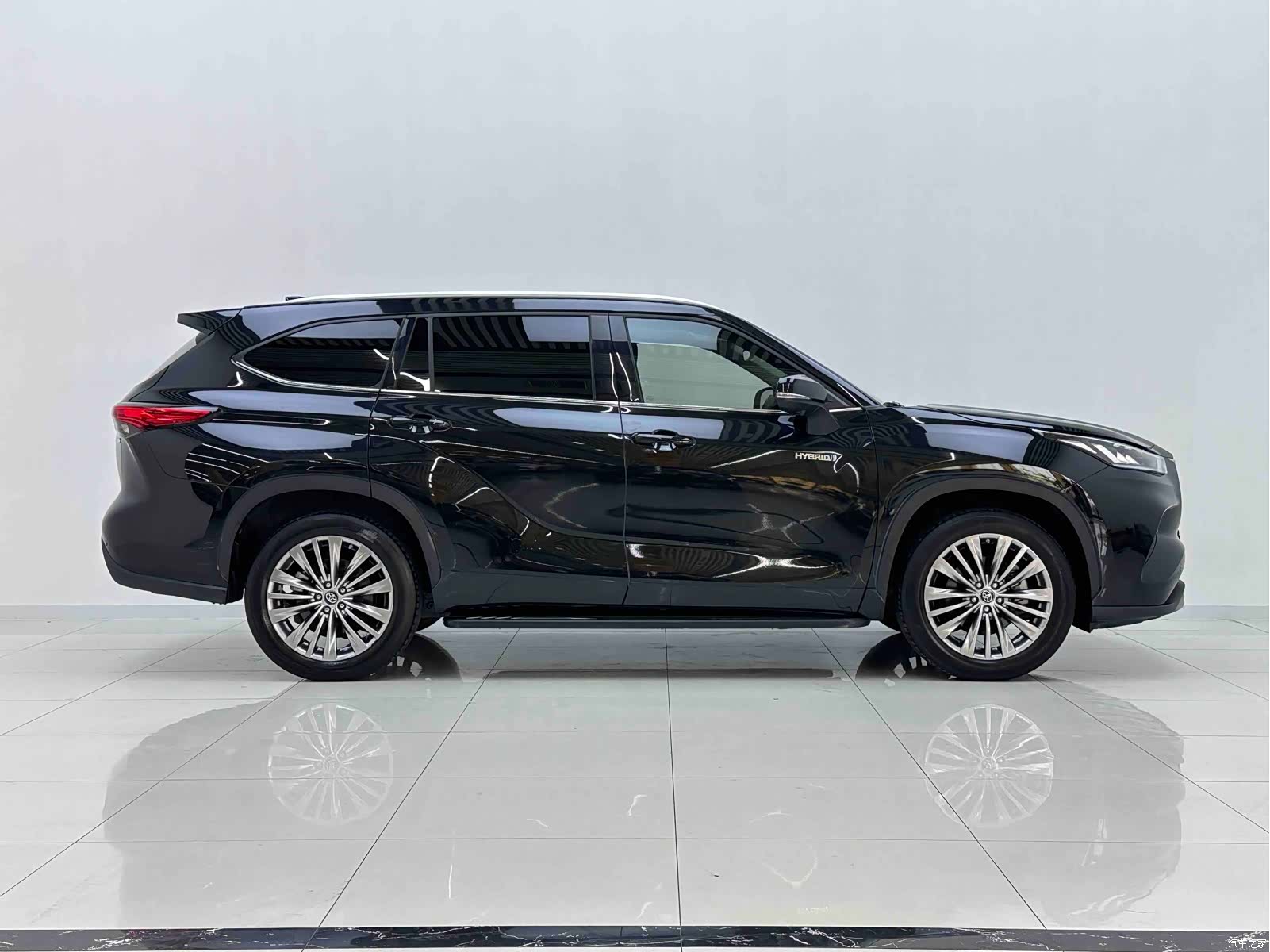 Toyota Highlander, 2023 все фото
