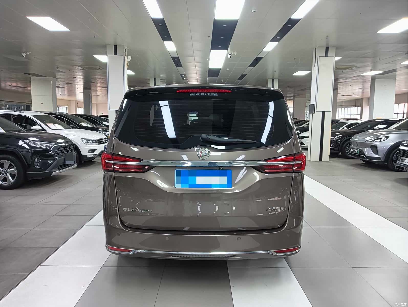 Buick GL8, 2022 10