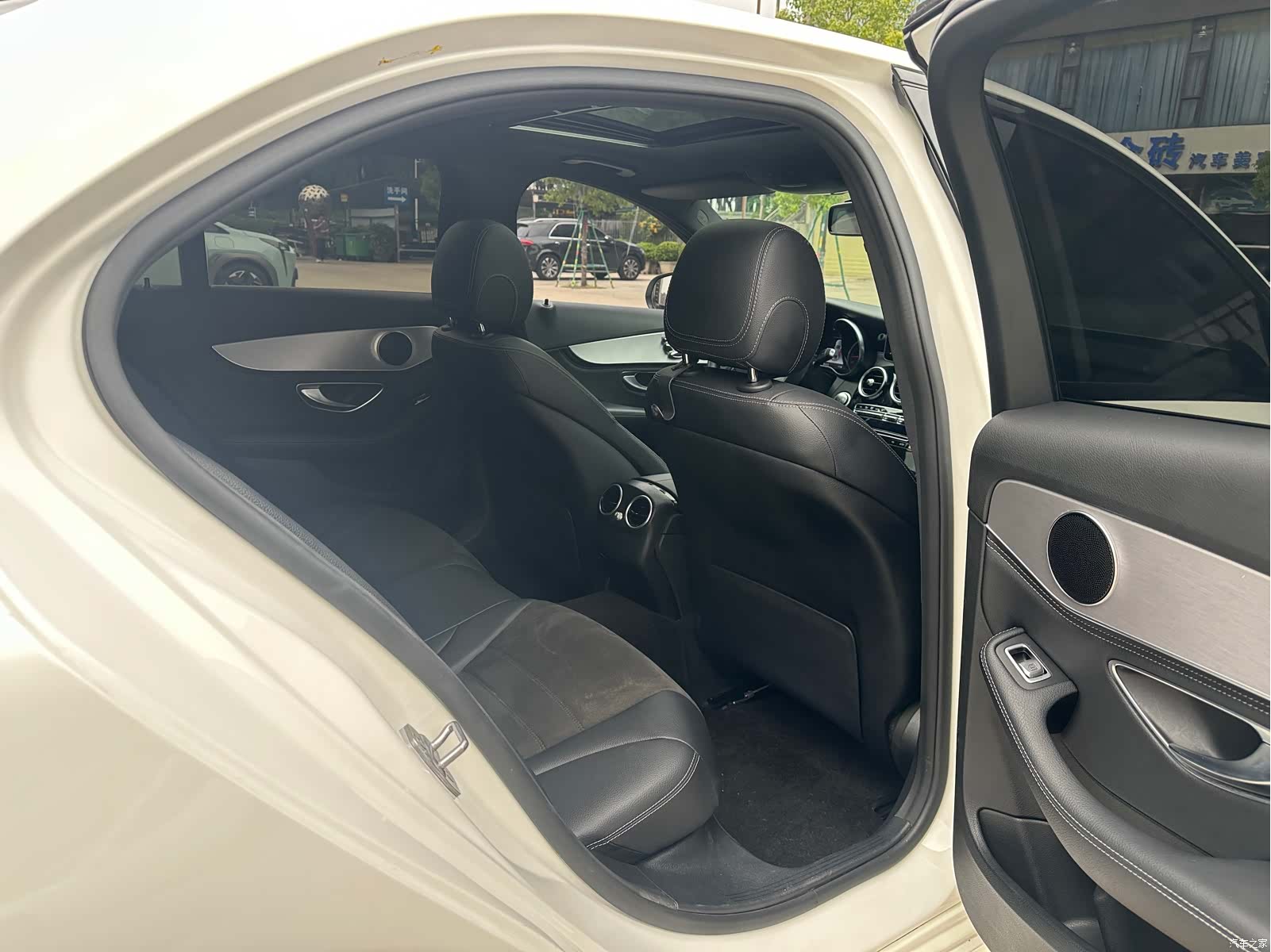 Mercedes-Benz C-Class, 2018 32