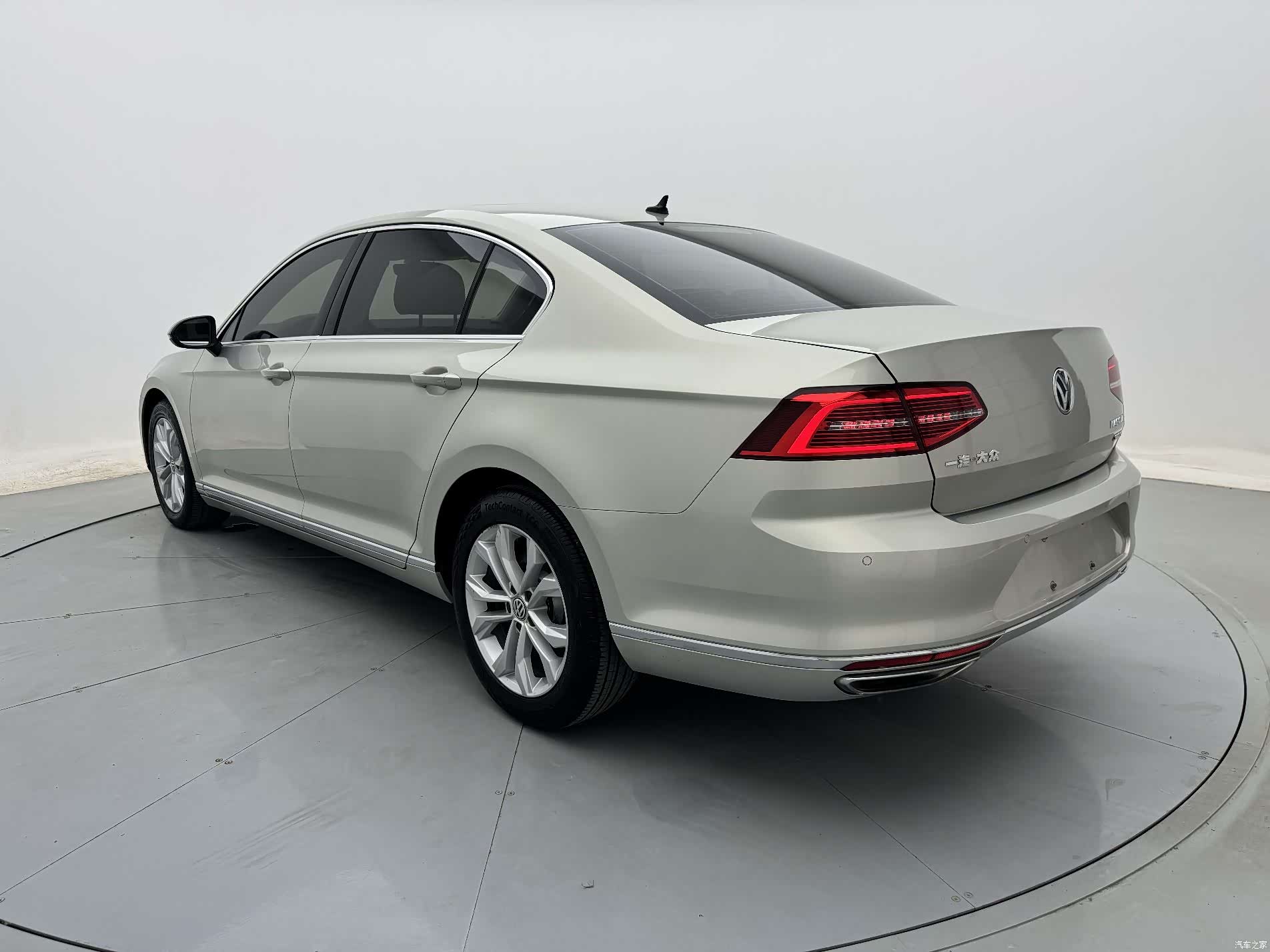 Volkswagen Magotan, 2019 7