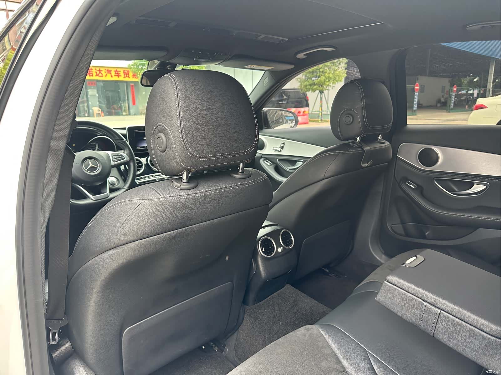 Mercedes-Benz C-Class, 2018 16