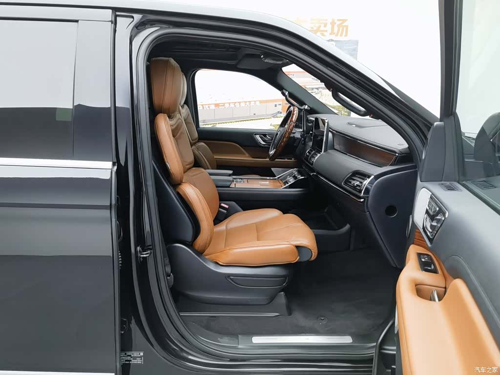 Lincoln Navigator, 2019 23