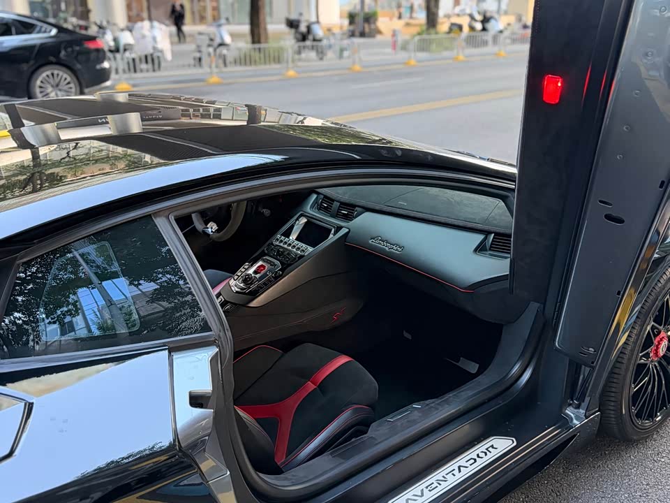 Lamborghini Aventador