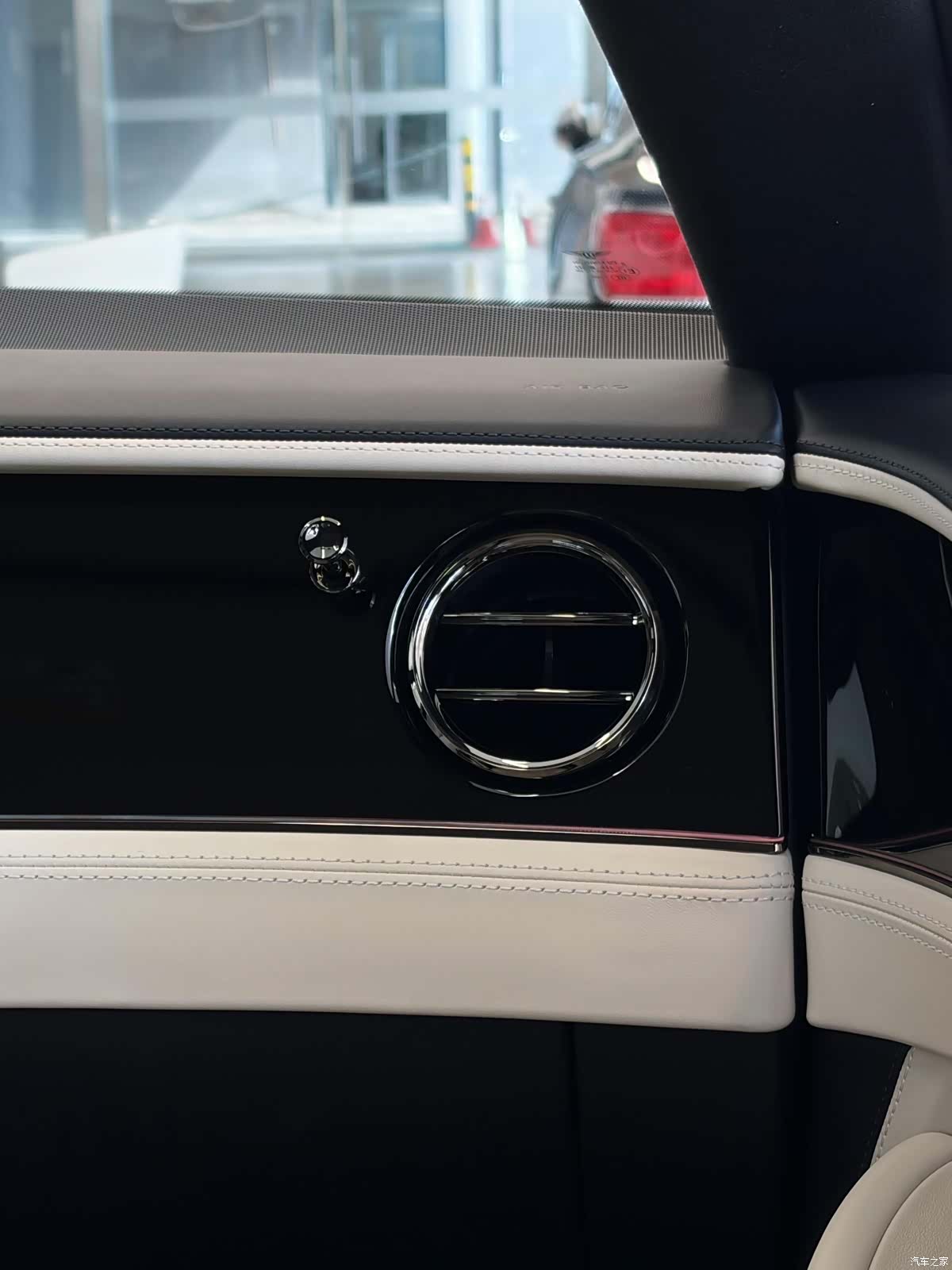 Bentley Continental GT, 2026 13