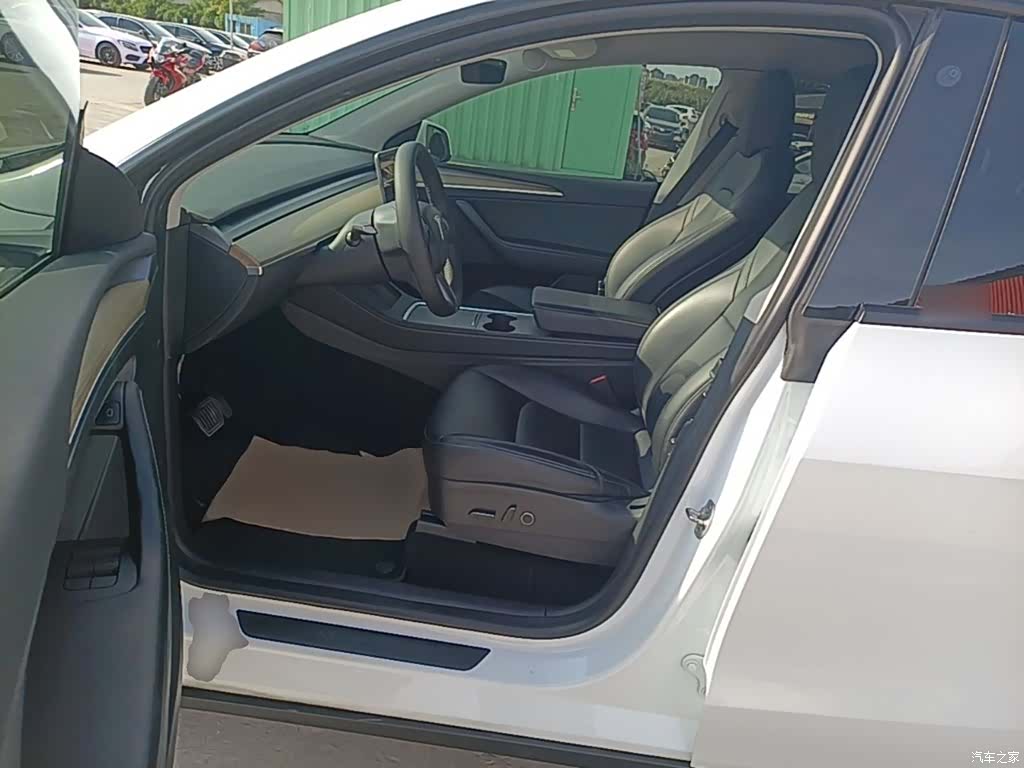 Tesla Model Y, 2022 16