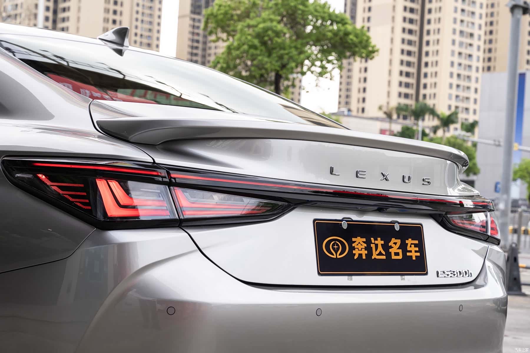 Lexus ES, 2025 7
