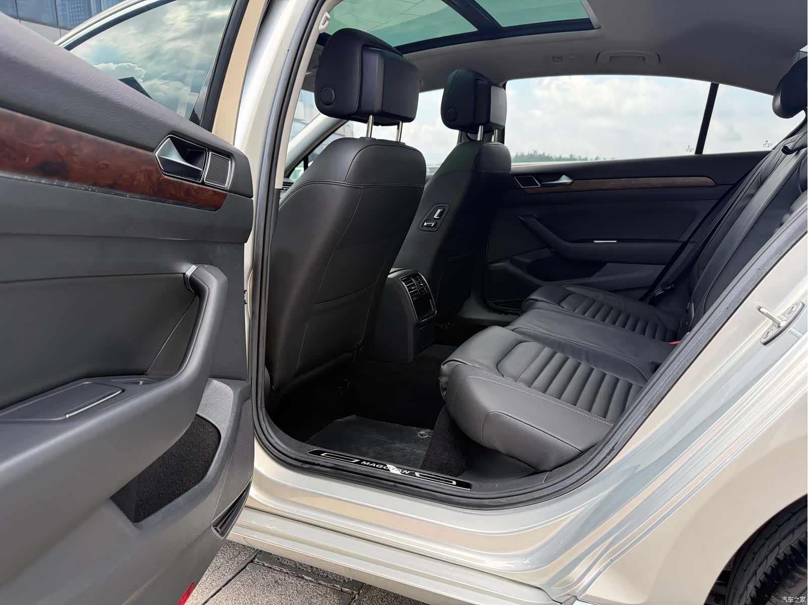 Volkswagen Magotan, 2019 13